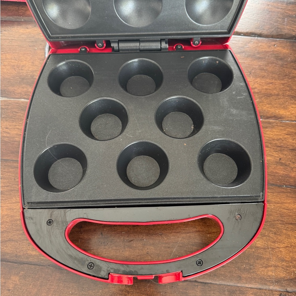 Large Babycakes Red Cupcake Maker - Picture 4 of 9